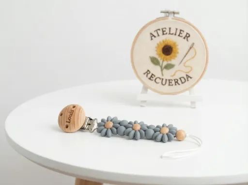 Attache tétine personnalisé - pétale de coton – Image 2